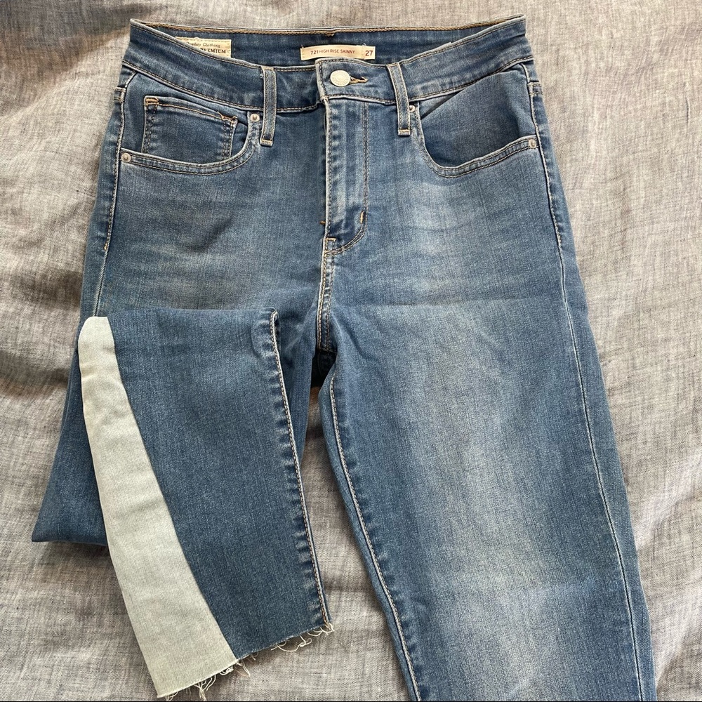 Levi’s - Picture 3 of 6